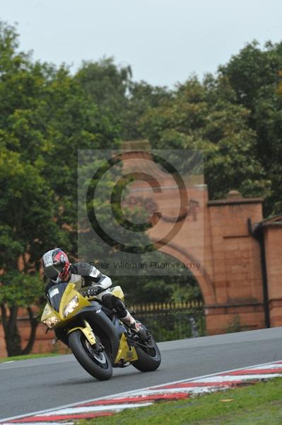 Motorcycle action photographs;Trackday digital images;event digital images;eventdigitalimages;no limits trackday;oulton park;oulton park circuit cheshire;oulton park photographs;peter wileman photography;trackday;trackday photos