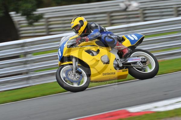 Motorcycle action photographs;Trackday digital images;event digital images;eventdigitalimages;no limits trackday;oulton park;oulton park circuit cheshire;oulton park photographs;peter wileman photography;trackday;trackday photos