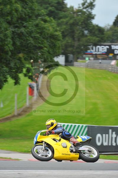 Motorcycle action photographs;Trackday digital images;event digital images;eventdigitalimages;no limits trackday;oulton park;oulton park circuit cheshire;oulton park photographs;peter wileman photography;trackday;trackday photos