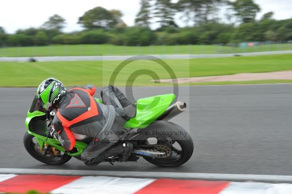 Motorcycle action photographs;Trackday digital images;event digital images;eventdigitalimages;no limits trackday;oulton park;oulton park circuit cheshire;oulton park photographs;peter wileman photography;trackday;trackday photos