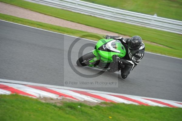 Motorcycle action photographs;Trackday digital images;event digital images;eventdigitalimages;no limits trackday;oulton park;oulton park circuit cheshire;oulton park photographs;peter wileman photography;trackday;trackday photos