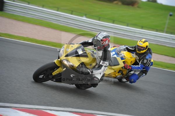 Motorcycle action photographs;Trackday digital images;event digital images;eventdigitalimages;no limits trackday;oulton park;oulton park circuit cheshire;oulton park photographs;peter wileman photography;trackday;trackday photos