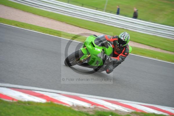 Motorcycle action photographs;Trackday digital images;event digital images;eventdigitalimages;no limits trackday;oulton park;oulton park circuit cheshire;oulton park photographs;peter wileman photography;trackday;trackday photos