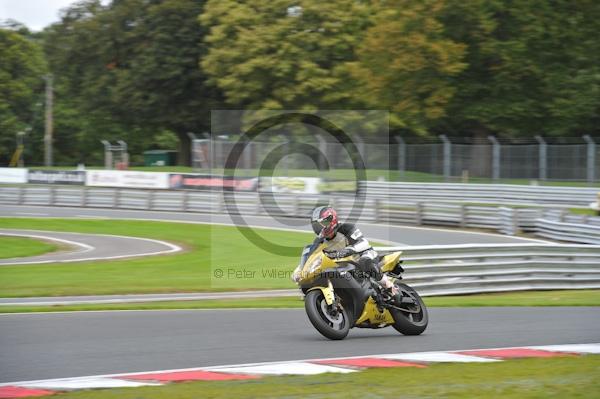 Motorcycle action photographs;Trackday digital images;event digital images;eventdigitalimages;no limits trackday;oulton park;oulton park circuit cheshire;oulton park photographs;peter wileman photography;trackday;trackday photos