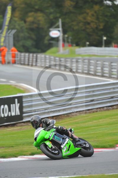 Motorcycle action photographs;Trackday digital images;event digital images;eventdigitalimages;no limits trackday;oulton park;oulton park circuit cheshire;oulton park photographs;peter wileman photography;trackday;trackday photos