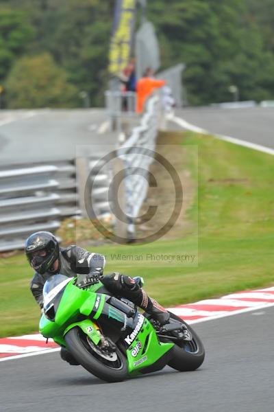 Motorcycle action photographs;Trackday digital images;event digital images;eventdigitalimages;no limits trackday;oulton park;oulton park circuit cheshire;oulton park photographs;peter wileman photography;trackday;trackday photos