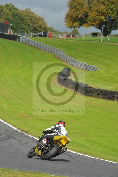 Motorcycle action photographs;Trackday digital images;event digital images;eventdigitalimages;no limits trackday;oulton park;oulton park circuit cheshire;oulton park photographs;peter wileman photography;trackday;trackday photos