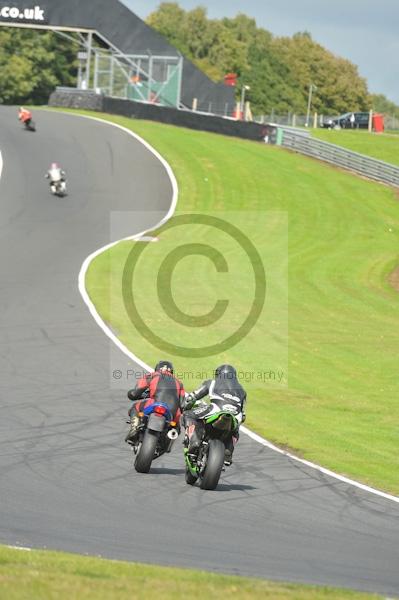 Motorcycle action photographs;Trackday digital images;event digital images;eventdigitalimages;no limits trackday;oulton park;oulton park circuit cheshire;oulton park photographs;peter wileman photography;trackday;trackday photos