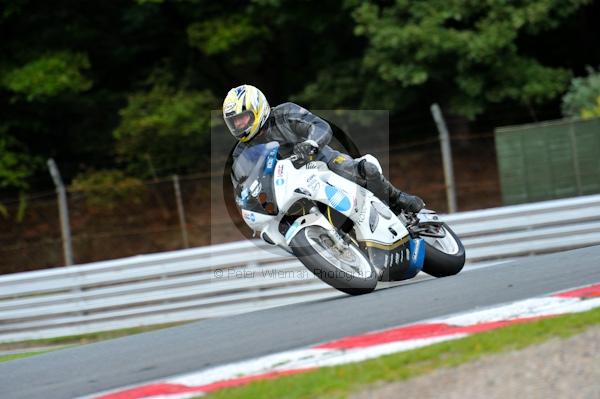 Motorcycle action photographs;Trackday digital images;event digital images;eventdigitalimages;no limits trackday;oulton park;oulton park circuit cheshire;oulton park photographs;peter wileman photography;trackday;trackday photos