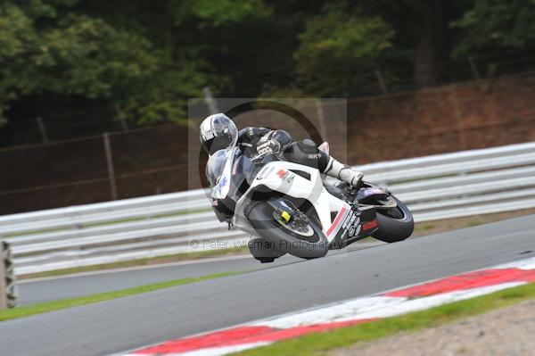 Motorcycle action photographs;Trackday digital images;event digital images;eventdigitalimages;no limits trackday;oulton park;oulton park circuit cheshire;oulton park photographs;peter wileman photography;trackday;trackday photos