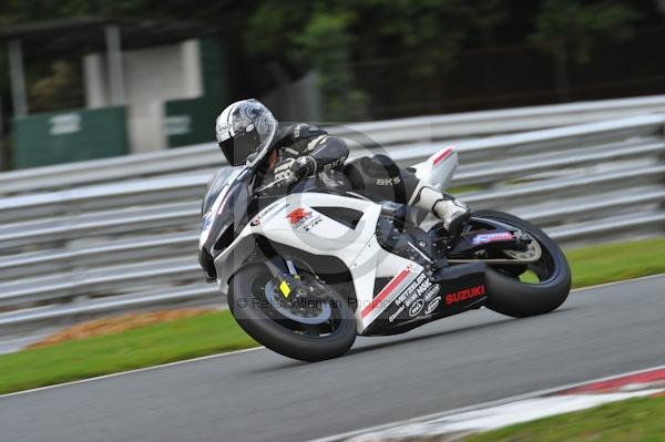 Motorcycle action photographs;Trackday digital images;event digital images;eventdigitalimages;no limits trackday;oulton park;oulton park circuit cheshire;oulton park photographs;peter wileman photography;trackday;trackday photos