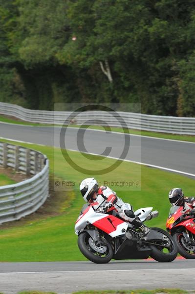 Motorcycle action photographs;Trackday digital images;event digital images;eventdigitalimages;no limits trackday;oulton park;oulton park circuit cheshire;oulton park photographs;peter wileman photography;trackday;trackday photos