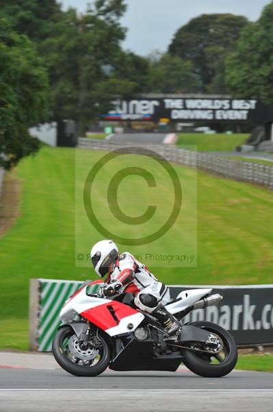 Motorcycle action photographs;Trackday digital images;event digital images;eventdigitalimages;no limits trackday;oulton park;oulton park circuit cheshire;oulton park photographs;peter wileman photography;trackday;trackday photos