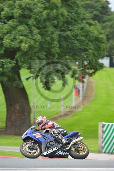 Motorcycle action photographs;Trackday digital images;event digital images;eventdigitalimages;no limits trackday;oulton park;oulton park circuit cheshire;oulton park photographs;peter wileman photography;trackday;trackday photos