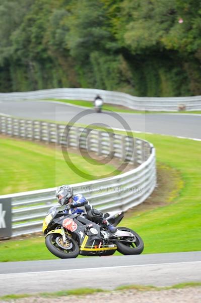 Motorcycle action photographs;Trackday digital images;event digital images;eventdigitalimages;no limits trackday;oulton park;oulton park circuit cheshire;oulton park photographs;peter wileman photography;trackday;trackday photos