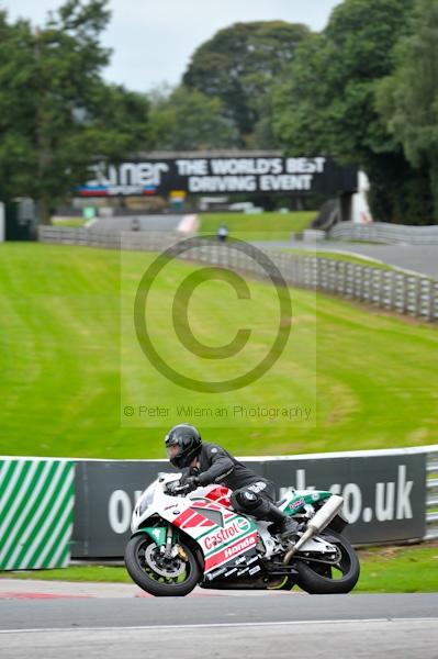 Motorcycle action photographs;Trackday digital images;event digital images;eventdigitalimages;no limits trackday;oulton park;oulton park circuit cheshire;oulton park photographs;peter wileman photography;trackday;trackday photos