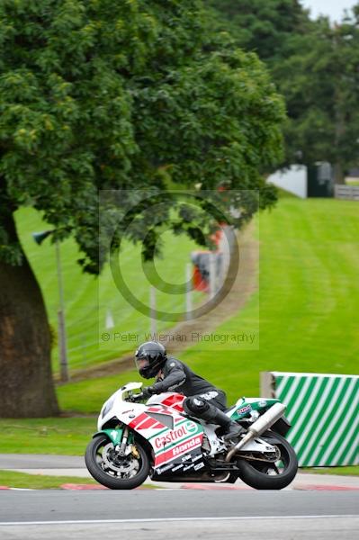 Motorcycle action photographs;Trackday digital images;event digital images;eventdigitalimages;no limits trackday;oulton park;oulton park circuit cheshire;oulton park photographs;peter wileman photography;trackday;trackday photos