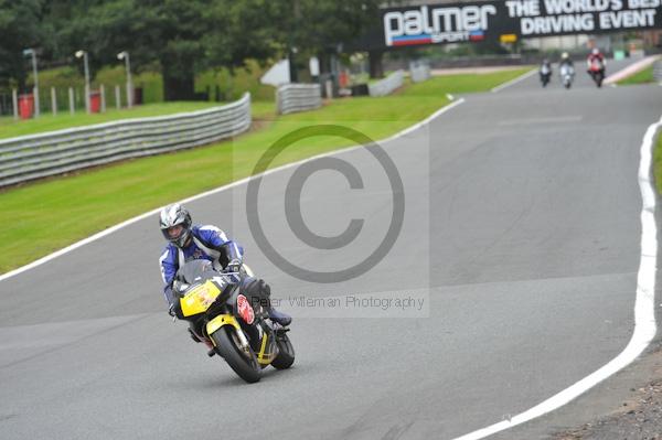 Motorcycle action photographs;Trackday digital images;event digital images;eventdigitalimages;no limits trackday;oulton park;oulton park circuit cheshire;oulton park photographs;peter wileman photography;trackday;trackday photos