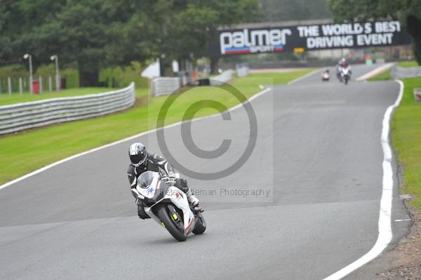 Motorcycle action photographs;Trackday digital images;event digital images;eventdigitalimages;no limits trackday;oulton park;oulton park circuit cheshire;oulton park photographs;peter wileman photography;trackday;trackday photos