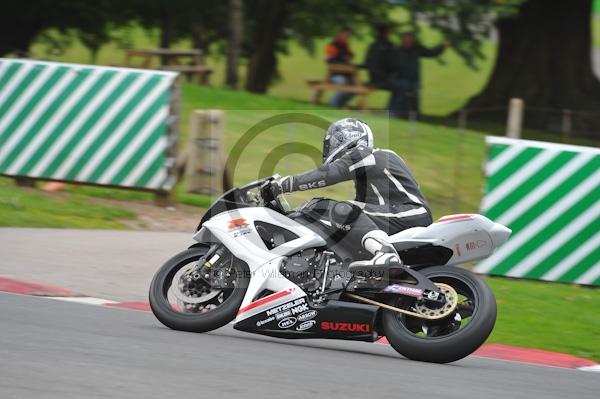 Motorcycle action photographs;Trackday digital images;event digital images;eventdigitalimages;no limits trackday;oulton park;oulton park circuit cheshire;oulton park photographs;peter wileman photography;trackday;trackday photos