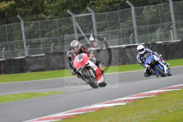 Motorcycle action photographs;Trackday digital images;event digital images;eventdigitalimages;no limits trackday;oulton park;oulton park circuit cheshire;oulton park photographs;peter wileman photography;trackday;trackday photos