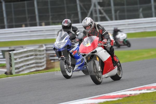 Motorcycle action photographs;Trackday digital images;event digital images;eventdigitalimages;no limits trackday;oulton park;oulton park circuit cheshire;oulton park photographs;peter wileman photography;trackday;trackday photos