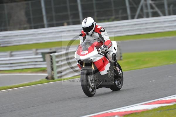 Motorcycle action photographs;Trackday digital images;event digital images;eventdigitalimages;no limits trackday;oulton park;oulton park circuit cheshire;oulton park photographs;peter wileman photography;trackday;trackday photos