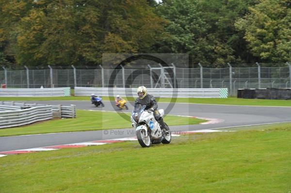 Motorcycle action photographs;Trackday digital images;event digital images;eventdigitalimages;no limits trackday;oulton park;oulton park circuit cheshire;oulton park photographs;peter wileman photography;trackday;trackday photos