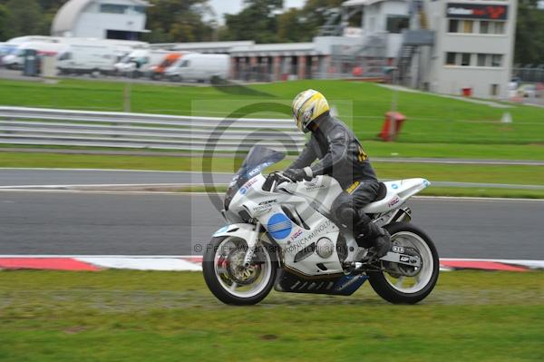 Motorcycle action photographs;Trackday digital images;event digital images;eventdigitalimages;no limits trackday;oulton park;oulton park circuit cheshire;oulton park photographs;peter wileman photography;trackday;trackday photos