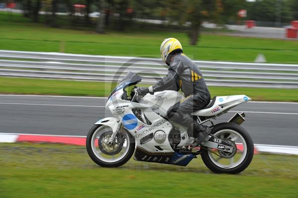 Motorcycle action photographs;Trackday digital images;event digital images;eventdigitalimages;no limits trackday;oulton park;oulton park circuit cheshire;oulton park photographs;peter wileman photography;trackday;trackday photos