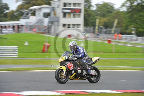 Motorcycle action photographs;Trackday digital images;event digital images;eventdigitalimages;no limits trackday;oulton park;oulton park circuit cheshire;oulton park photographs;peter wileman photography;trackday;trackday photos