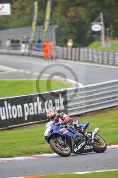 Motorcycle action photographs;Trackday digital images;event digital images;eventdigitalimages;no limits trackday;oulton park;oulton park circuit cheshire;oulton park photographs;peter wileman photography;trackday;trackday photos