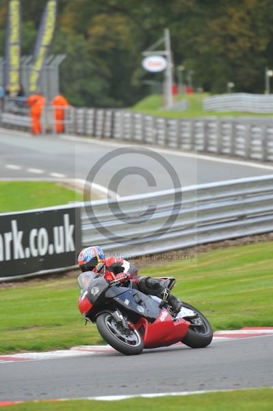 Motorcycle action photographs;Trackday digital images;event digital images;eventdigitalimages;no limits trackday;oulton park;oulton park circuit cheshire;oulton park photographs;peter wileman photography;trackday;trackday photos