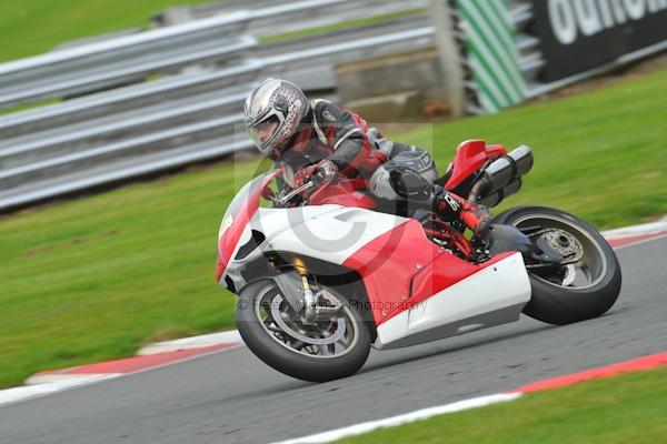 Motorcycle action photographs;Trackday digital images;event digital images;eventdigitalimages;no limits trackday;oulton park;oulton park circuit cheshire;oulton park photographs;peter wileman photography;trackday;trackday photos