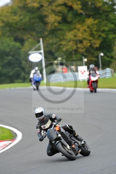 Motorcycle action photographs;Trackday digital images;event digital images;eventdigitalimages;no limits trackday;oulton park;oulton park circuit cheshire;oulton park photographs;peter wileman photography;trackday;trackday photos