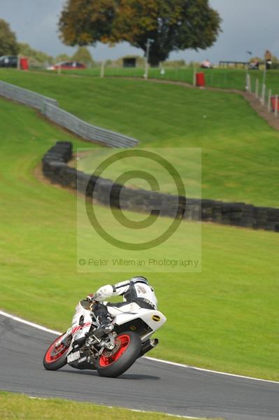 Motorcycle action photographs;Trackday digital images;event digital images;eventdigitalimages;no limits trackday;oulton park;oulton park circuit cheshire;oulton park photographs;peter wileman photography;trackday;trackday photos