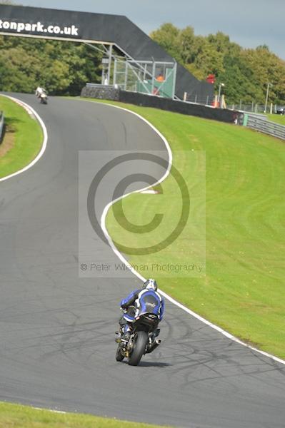 Motorcycle action photographs;Trackday digital images;event digital images;eventdigitalimages;no limits trackday;oulton park;oulton park circuit cheshire;oulton park photographs;peter wileman photography;trackday;trackday photos