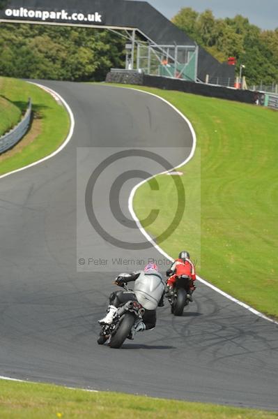 Motorcycle action photographs;Trackday digital images;event digital images;eventdigitalimages;no limits trackday;oulton park;oulton park circuit cheshire;oulton park photographs;peter wileman photography;trackday;trackday photos