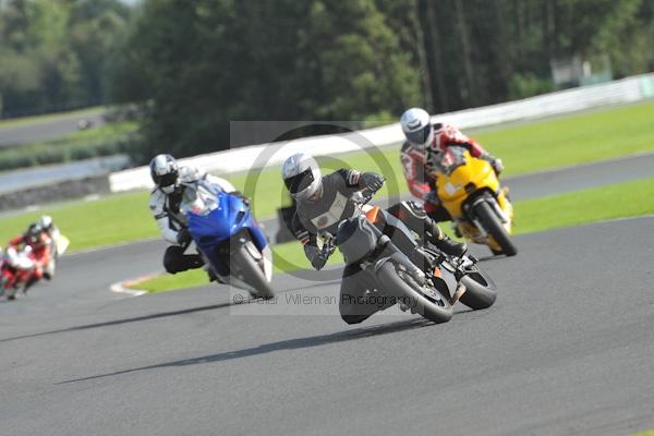 Motorcycle action photographs;Trackday digital images;event digital images;eventdigitalimages;no limits trackday;oulton park;oulton park circuit cheshire;oulton park photographs;peter wileman photography;trackday;trackday photos