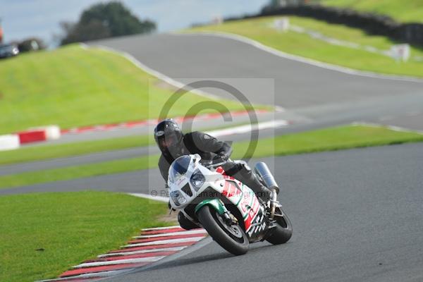 Motorcycle action photographs;Trackday digital images;event digital images;eventdigitalimages;no limits trackday;oulton park;oulton park circuit cheshire;oulton park photographs;peter wileman photography;trackday;trackday photos