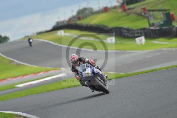 Motorcycle action photographs;Trackday digital images;event digital images;eventdigitalimages;no limits trackday;oulton park;oulton park circuit cheshire;oulton park photographs;peter wileman photography;trackday;trackday photos