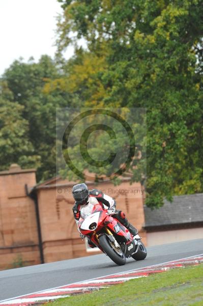 Motorcycle action photographs;Trackday digital images;event digital images;eventdigitalimages;no limits trackday;oulton park;oulton park circuit cheshire;oulton park photographs;peter wileman photography;trackday;trackday photos