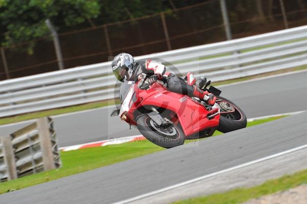 Motorcycle action photographs;Trackday digital images;event digital images;eventdigitalimages;no limits trackday;oulton park;oulton park circuit cheshire;oulton park photographs;peter wileman photography;trackday;trackday photos