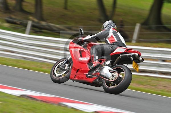 Motorcycle action photographs;Trackday digital images;event digital images;eventdigitalimages;no limits trackday;oulton park;oulton park circuit cheshire;oulton park photographs;peter wileman photography;trackday;trackday photos