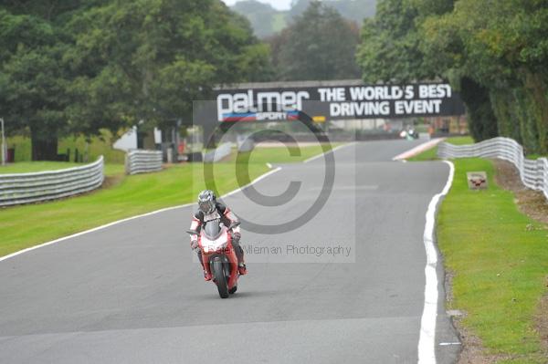 Motorcycle action photographs;Trackday digital images;event digital images;eventdigitalimages;no limits trackday;oulton park;oulton park circuit cheshire;oulton park photographs;peter wileman photography;trackday;trackday photos