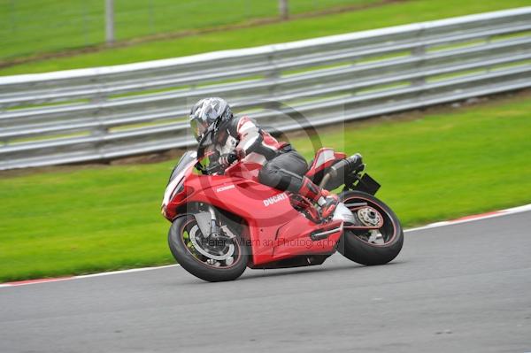 Motorcycle action photographs;Trackday digital images;event digital images;eventdigitalimages;no limits trackday;oulton park;oulton park circuit cheshire;oulton park photographs;peter wileman photography;trackday;trackday photos