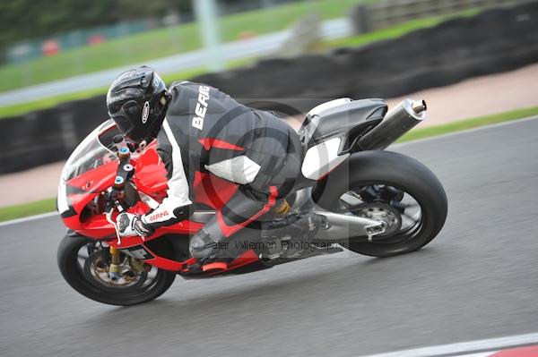 Motorcycle action photographs;Trackday digital images;event digital images;eventdigitalimages;no limits trackday;oulton park;oulton park circuit cheshire;oulton park photographs;peter wileman photography;trackday;trackday photos