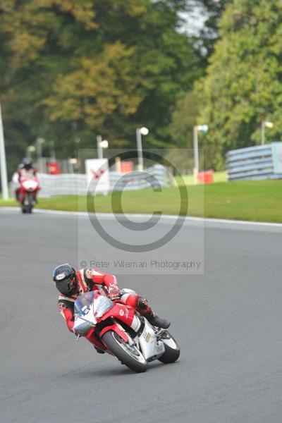 Motorcycle action photographs;Trackday digital images;event digital images;eventdigitalimages;no limits trackday;oulton park;oulton park circuit cheshire;oulton park photographs;peter wileman photography;trackday;trackday photos