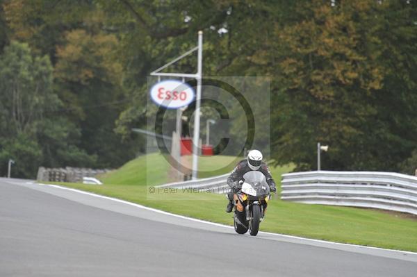 Motorcycle action photographs;Trackday digital images;event digital images;eventdigitalimages;no limits trackday;oulton park;oulton park circuit cheshire;oulton park photographs;peter wileman photography;trackday;trackday photos