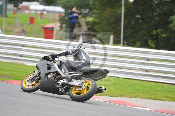 Motorcycle action photographs;Trackday digital images;event digital images;eventdigitalimages;no limits trackday;oulton park;oulton park circuit cheshire;oulton park photographs;peter wileman photography;trackday;trackday photos